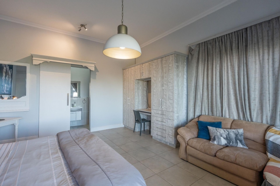 4 Bedroom Property for Sale in Cannon Rocks Eastern Cape